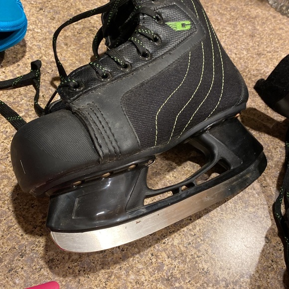 Canadian X-Lite Ice Skates JR7 Junior Size 7 Hockey *Skates Only-No Skate Guards - Picture 8 of 17